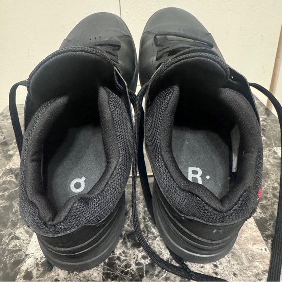 ON The Roger Advantage Mens Size 9 Shoes All Black Casual Tennis Sneakers EUC - Picture 12 of 14